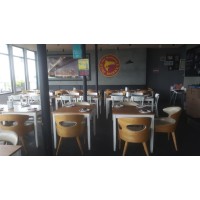 Manhattan Fish Market table